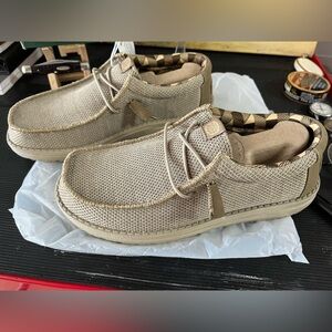 HeyDudes Walley Sock style Beige in color men’s size 5